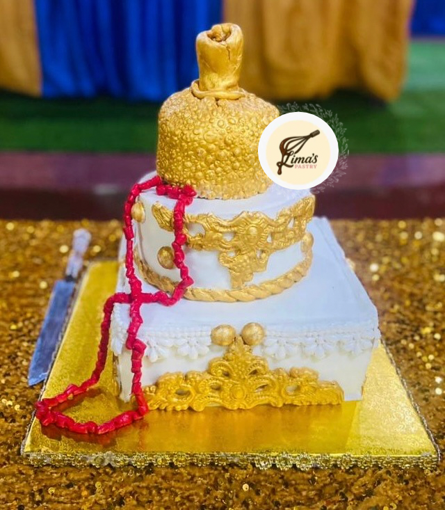 Traditional Wedding Cake 
